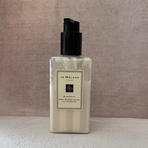 Jo Malone Grapefruit Lotion with Black Pump